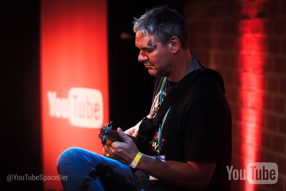 Hanspeter Kruesi - professional Guitar Player